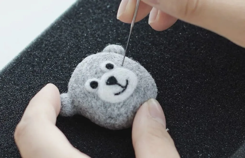 How Hard Is It to Learn Needle Felting? 17 Needle felting kits 1