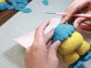 Can you needle felt wool? 18 needle felt wool