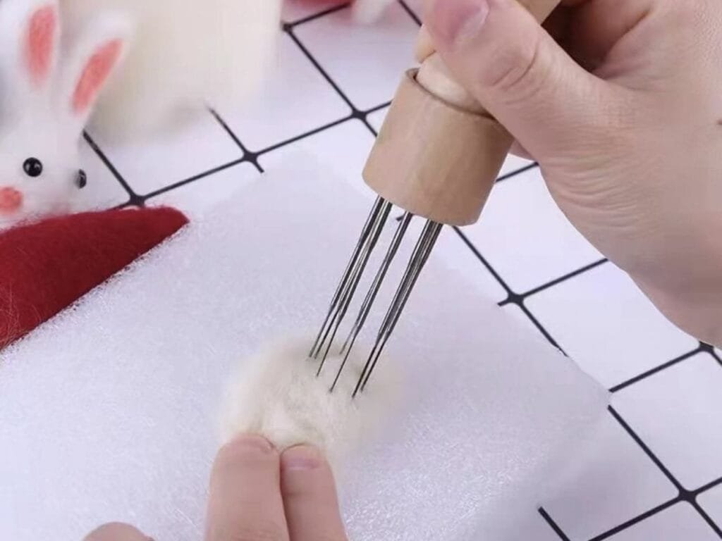 What’s the Best Fibre for Needle Felting? 20 needle felt