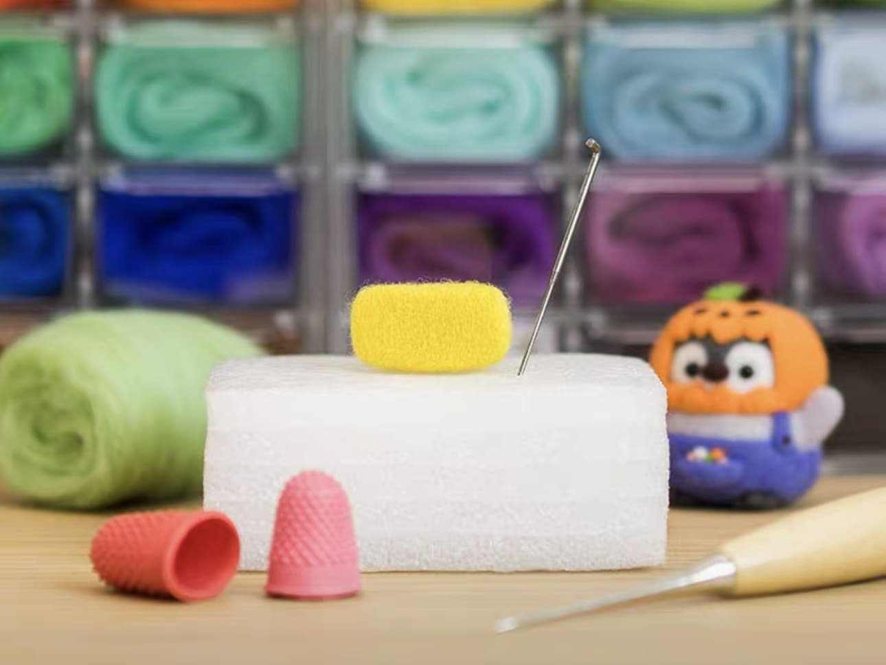 How is needle felting performed? 18 Needle Felting Wool Roving Tools